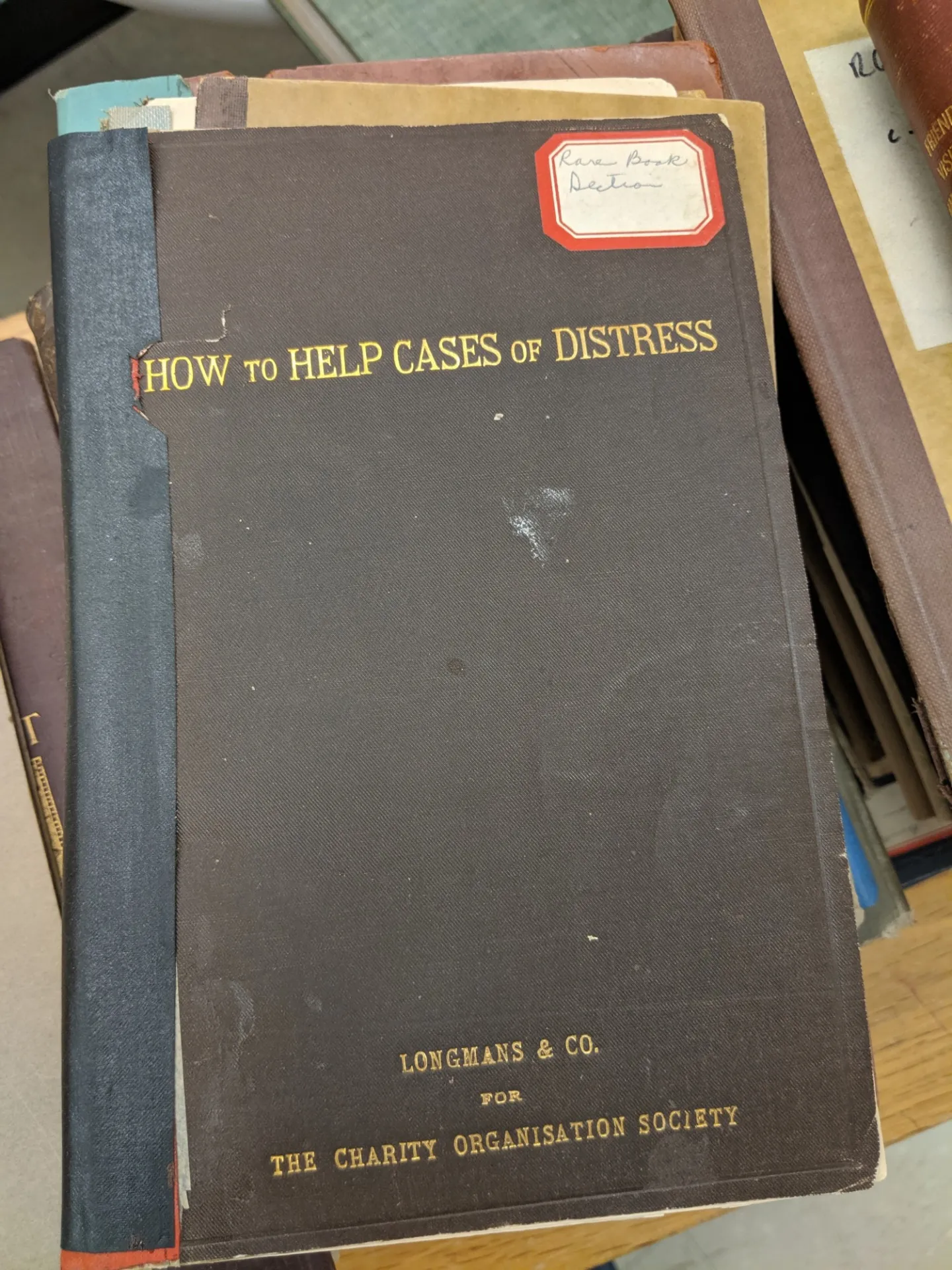 Front cover of How to Help Cases of Distress 